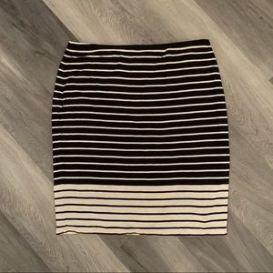 Max Studio Jersey Skirt - size M